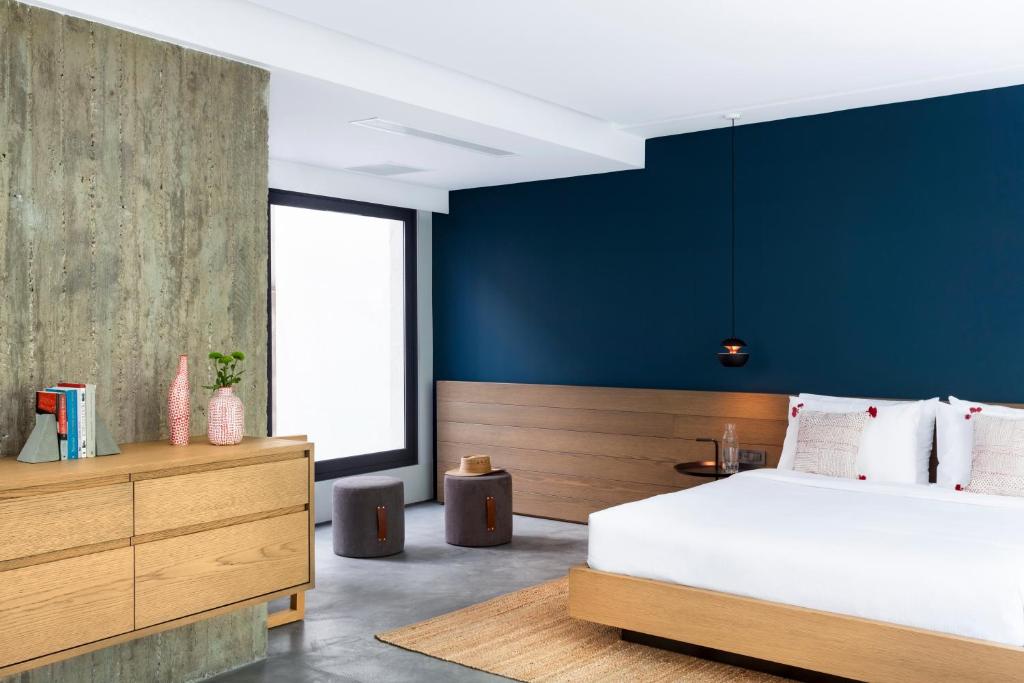 Urban Stripes Athens - 2