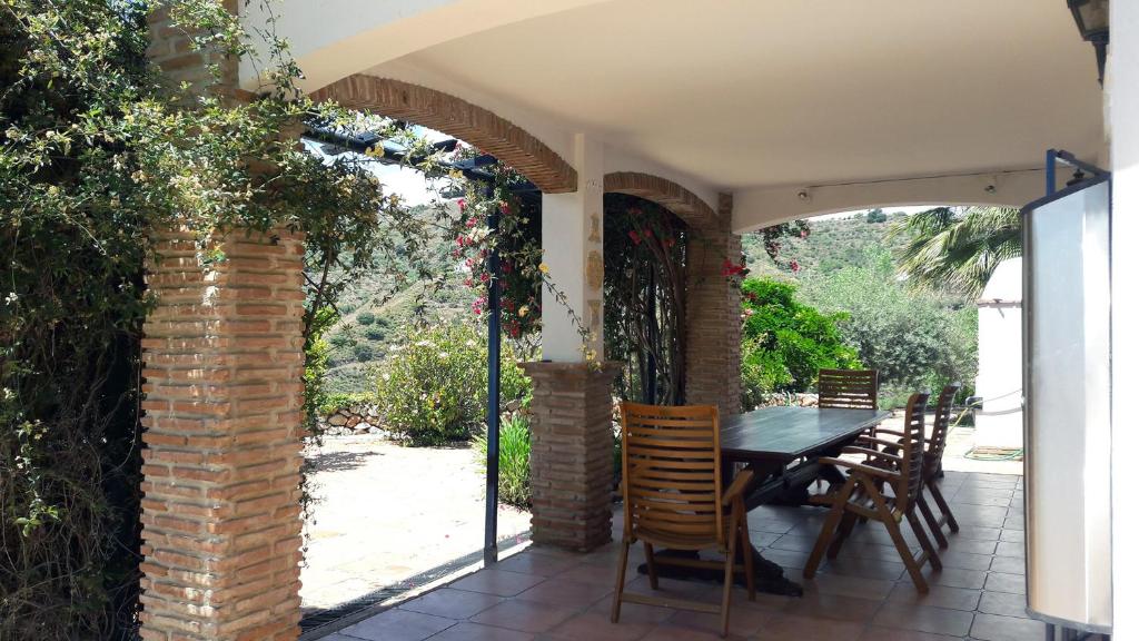 A garden outside Finca el Regalo