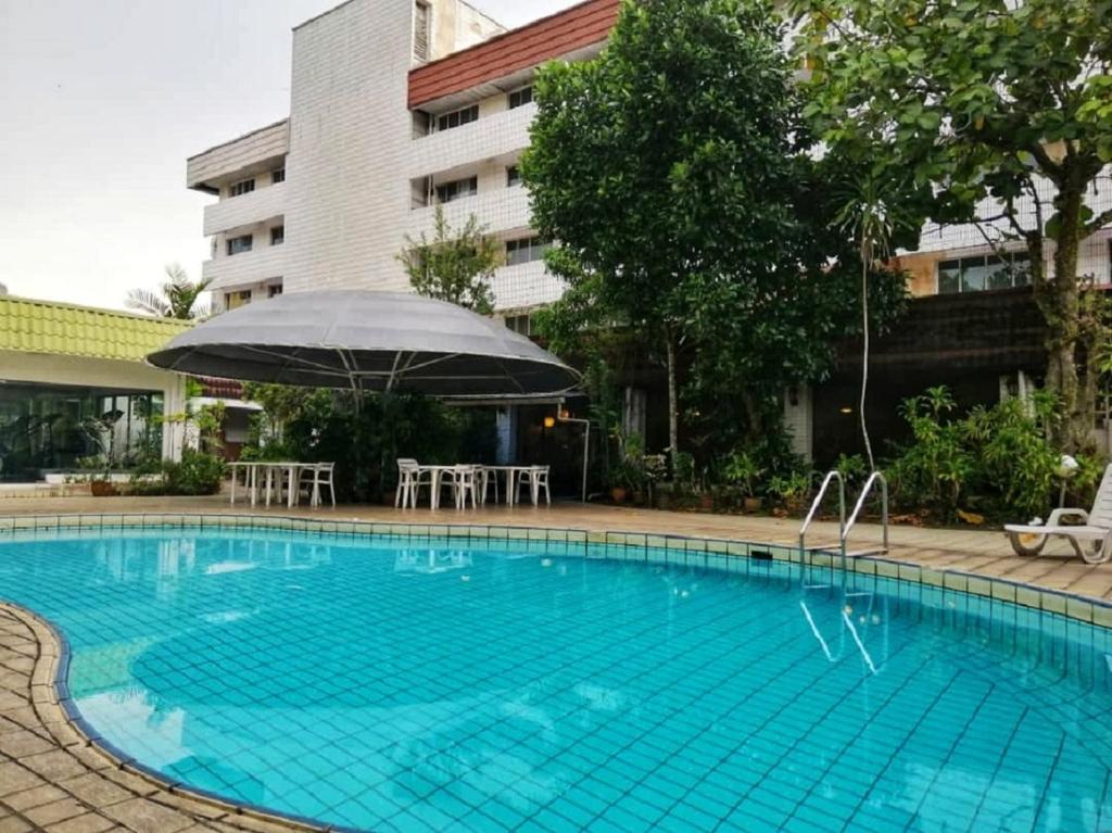 Bazén v ubytování Terrace Hotel nebo v jeho okolí