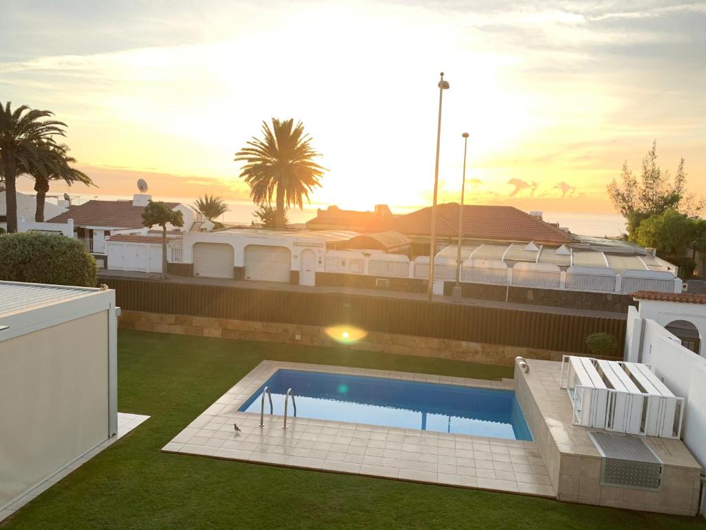Bazén v ubytování Villa Calma Luxury Villa nebo v jeho okolí
