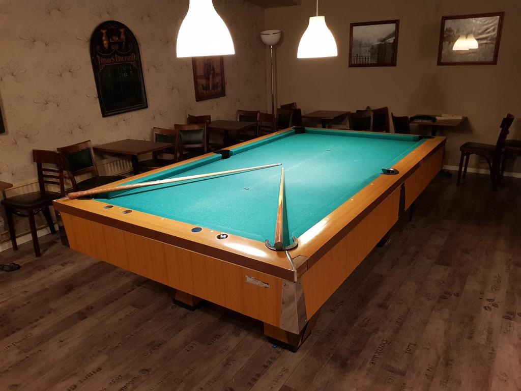 Biliár nebo kulečník v ubytování Hotell Stinsen