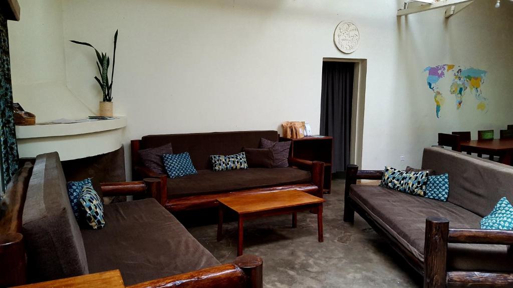 Posezení v ubytování Bwindi Guest House