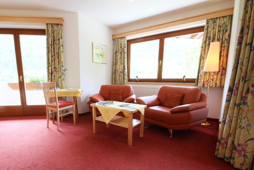 Posezení v ubytování Hotel Garni Sonnblick