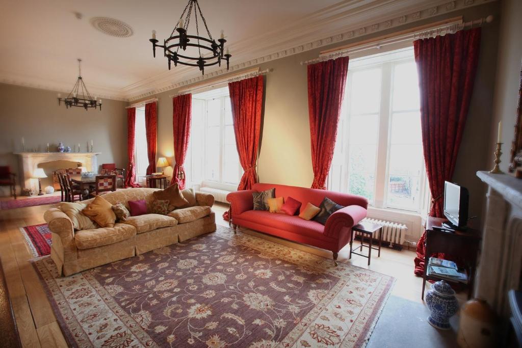 Kinghorn Town Hall - Three-Bedroom Apartment