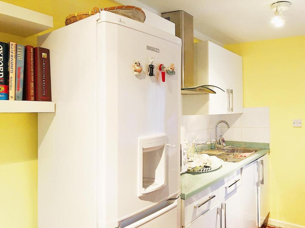 Cucina o angolo cottura di Caspian Hotel