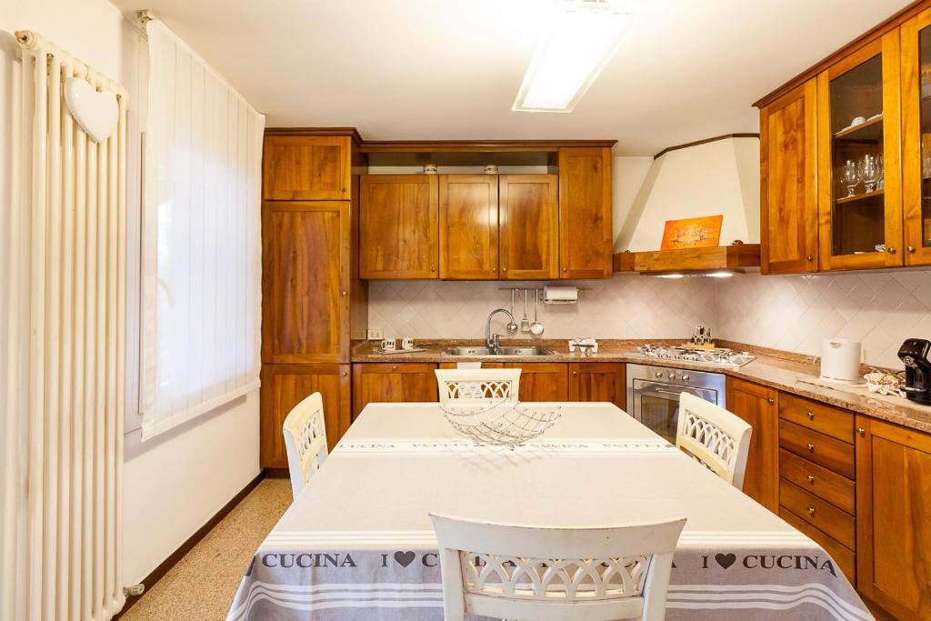Kuchyňa alebo kuchynka v ubytovaní B&B Cà Dea Calle