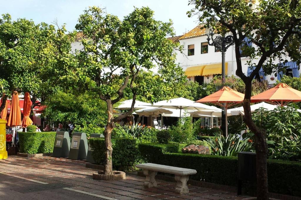 Vonkajšia záhrada v ubytovaní Apartment en el centro de Marbella, free Wi-Fi