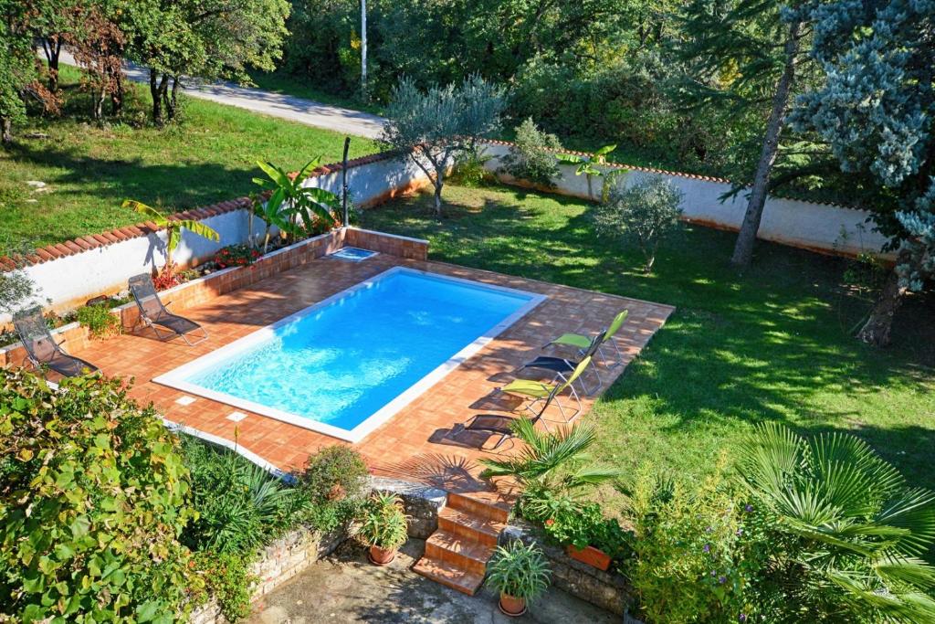 Bazén v ubytovaní Apartment with pool Albina 3 alebo v jeho blízkosti