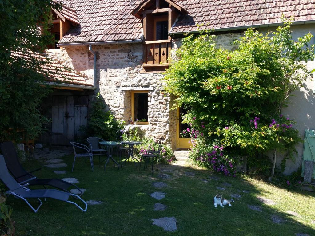 Zahrada ubytování Chambres d'Hôtes Le Plessis à Broye