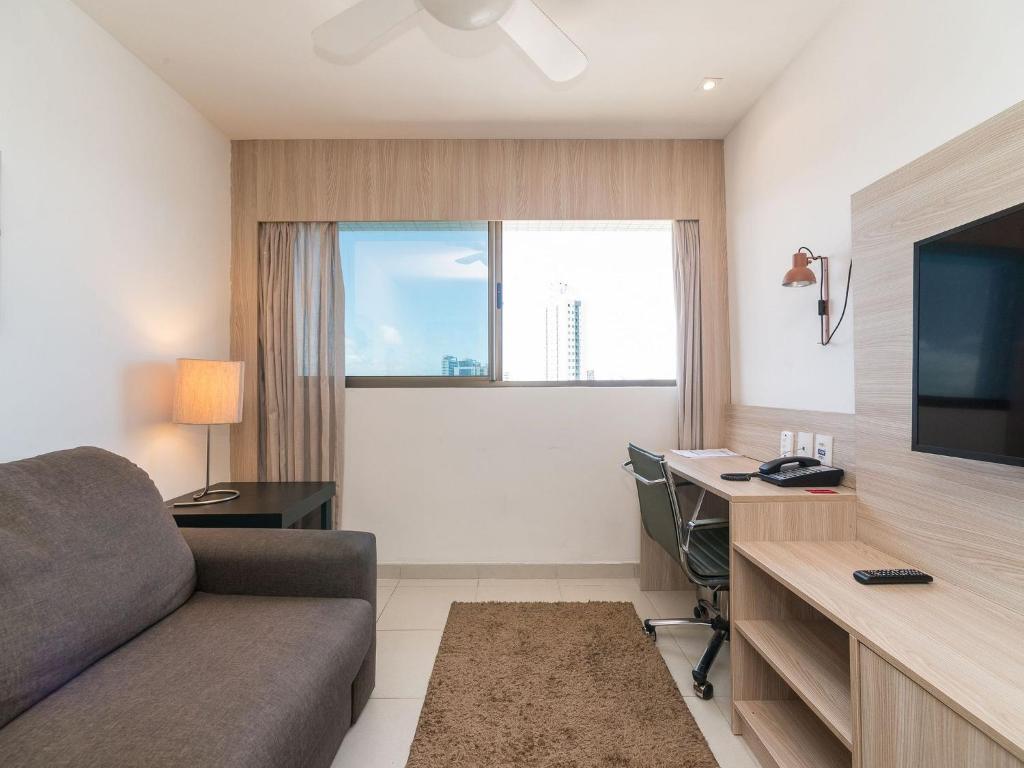  NOB2104 Excelente Flat em Boa Viagem com 2 quartos