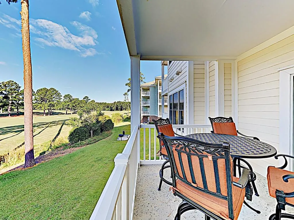 New Listing! Coastal Charmer With Pool - Near Beach Condo, Myrtle Beach, Statele Unite ale Americii