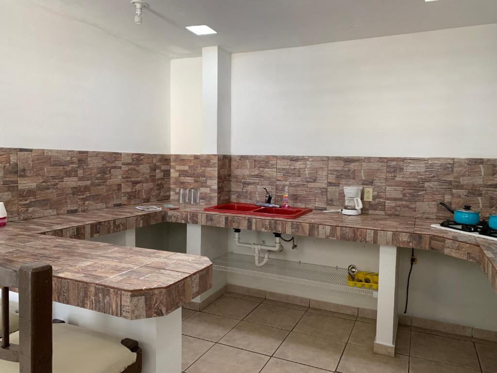 Combate Beach Apartment/Kitchen/Tv/2 Rooms - отзывы и видео