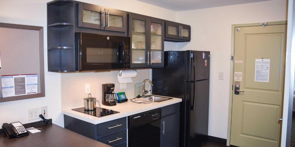 Candlewood Suites Pearl by IHG - Studio Suite