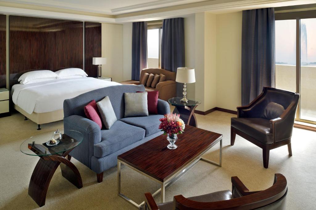 Postel nebo postele na pokoji v ubytování InterContinental Jeddah by IHG
