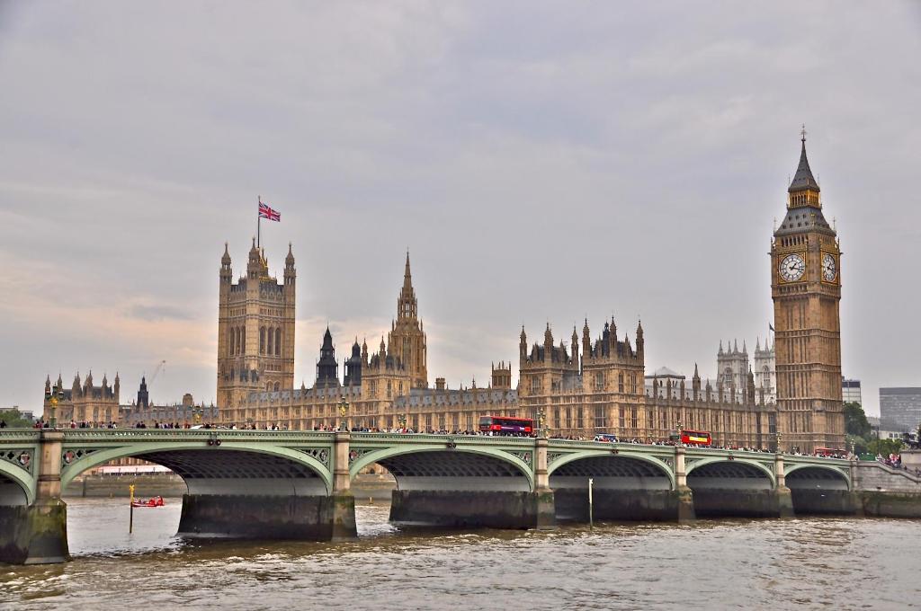 Holiday Inn Express London Victoria by IHG