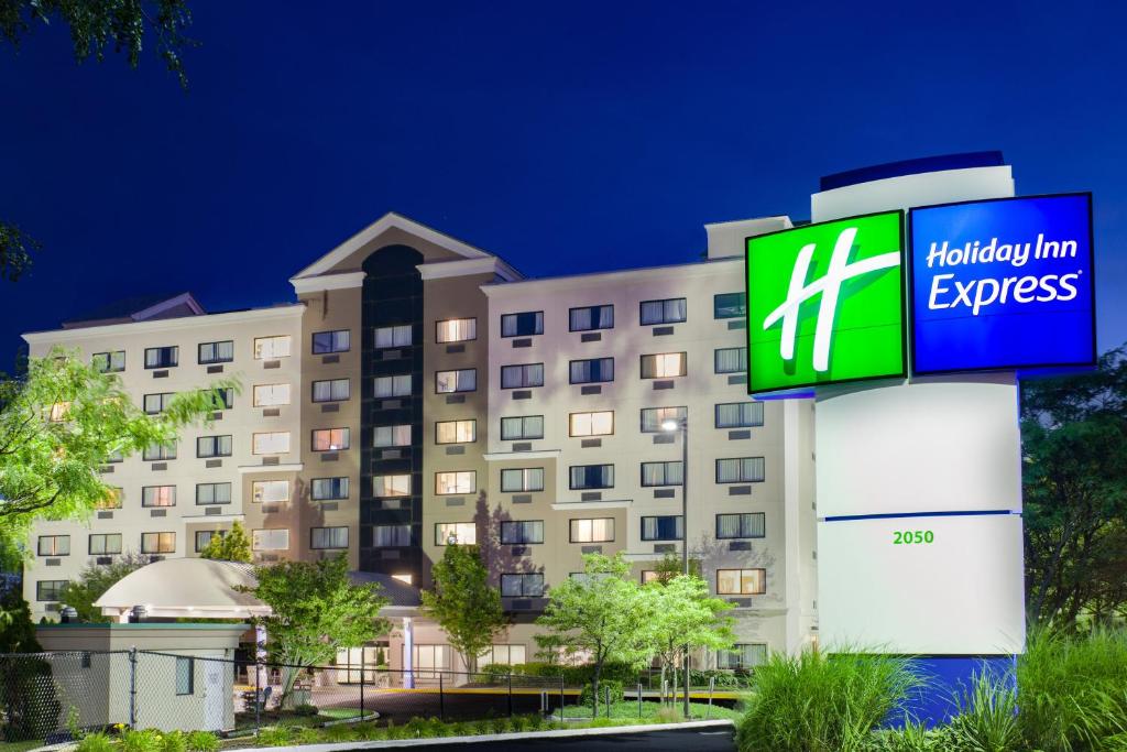 Afbeelding uit fotogalerij van Holiday Inn Express Hauppauge-Long Island, an IHG Hotel in Hauppauge