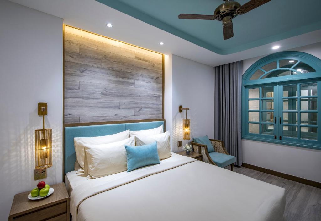 Phòng Deluxe Giường Đôi (Cửa Sổ Bên Trong) + Trà Chiều Miễn Phí