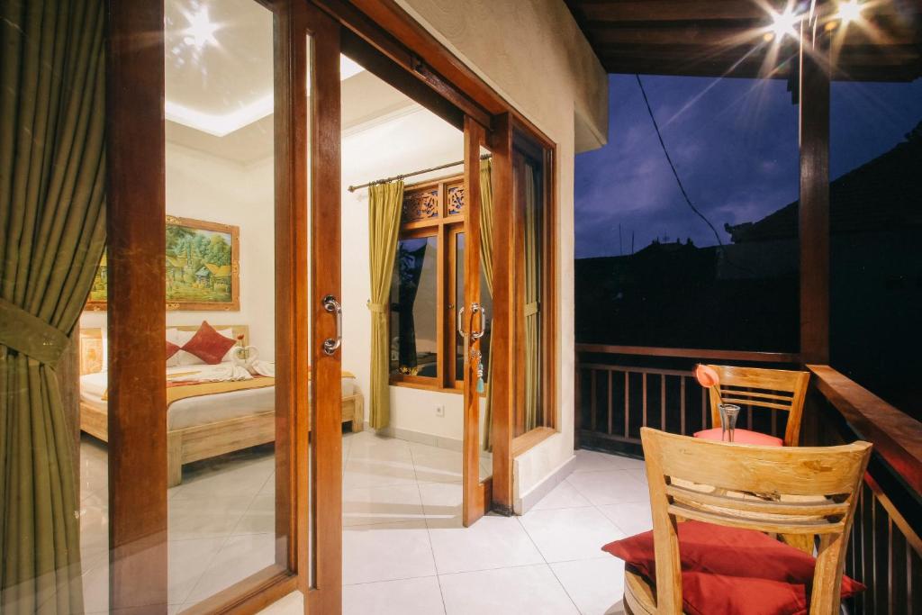 Balkón nebo terasa v ubytování D'Ubud House