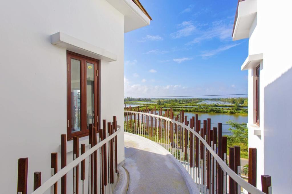 Balkón nebo terasa v ubytování Happy Life Memories Hoi An Hotel & Spa
