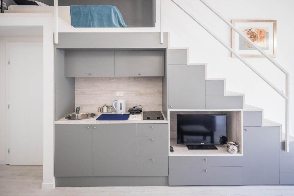 Kuchyňa alebo kuchynka v ubytovaní Gallery Duplex Studio