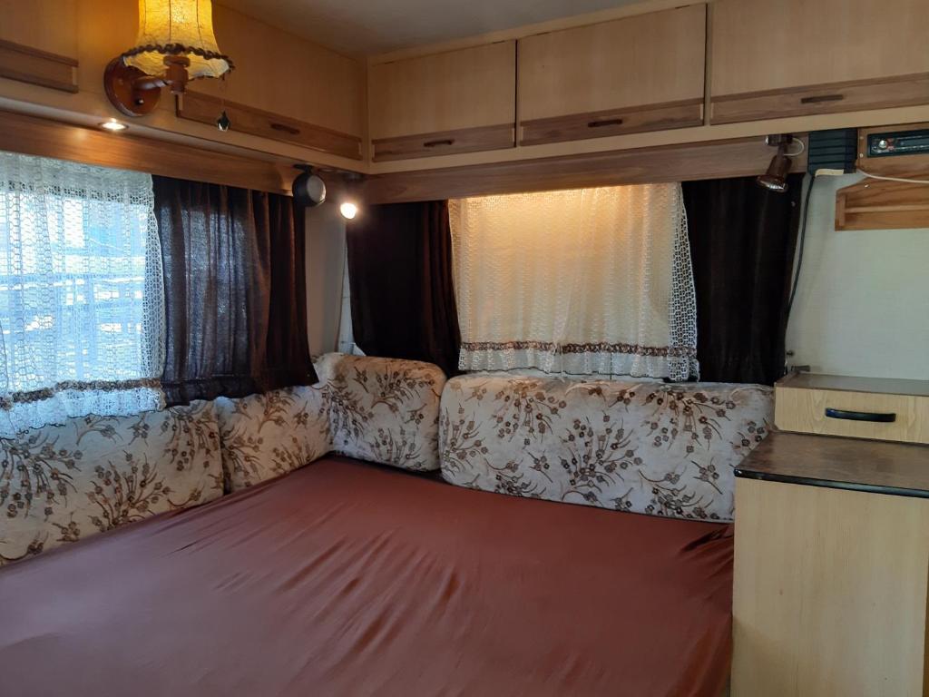 Posteľ alebo postele v izbe v ubytovaní Country Rooms near Athens - Airport
