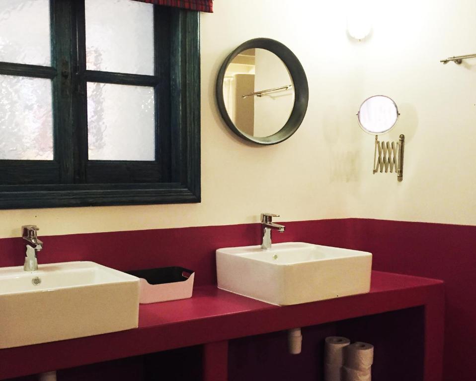 Koupelna v ubytování Apokryfo Traditional Guesthouse