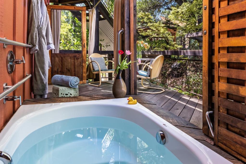 Eden Vale Inn - Queen Room - Disability Access