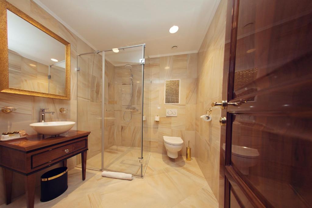 Koupelna v ubytování Hotel Zlaty Klucik - Golden Key with Luxury SPA