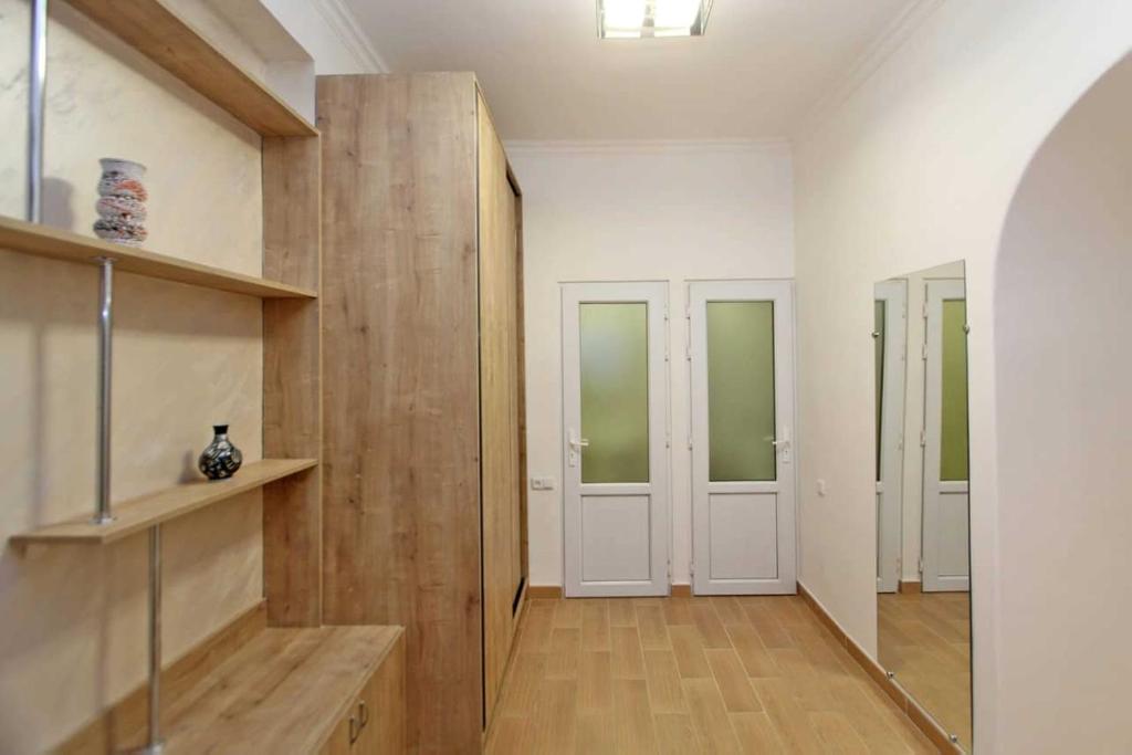 امکانات Sunny Apartment in the center - تصویر ۴