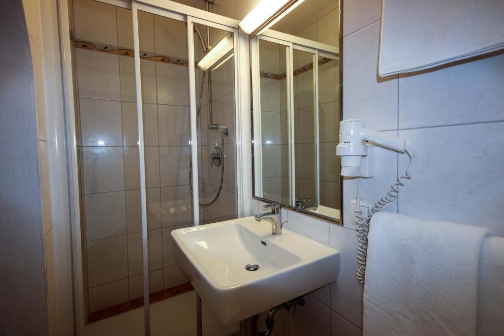 Koupelna v ubytování Kia Ora Hotel Restaurant