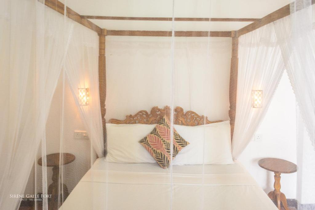 Sirène Galle Fort - 18