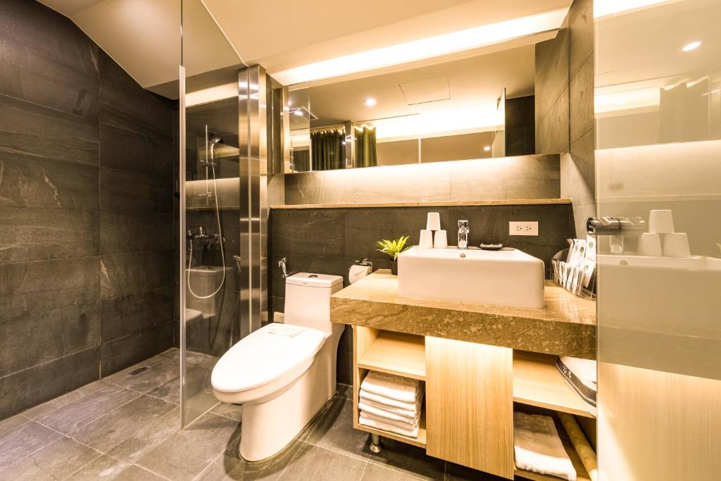 Koupelna v ubytování Goodmore Hotel