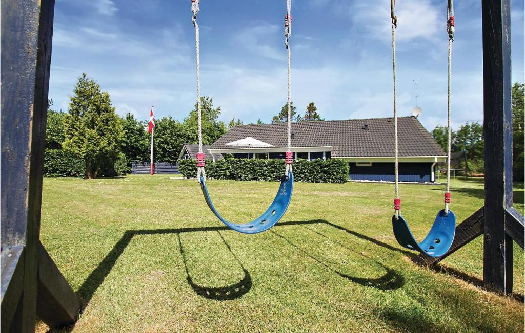 Zahrada ubytování Holiday Home Nøddehaven Oksbøl Iv