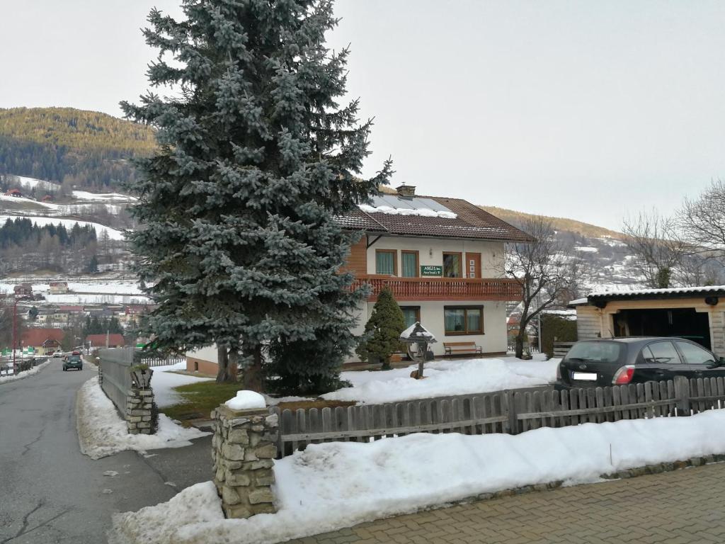 Výhľad na hory alebo výhľad na hory priamo z apartmánu