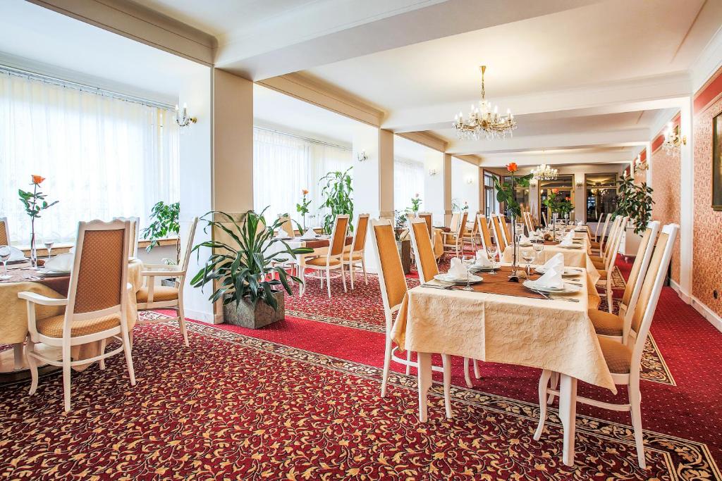 Restaurace v ubytování Hotel Ostrov