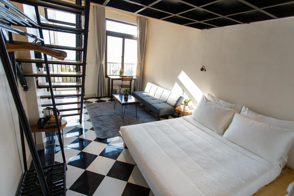 Mountain View Station - 4