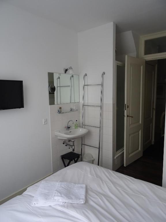 Emma's B&B - Small Twin Room