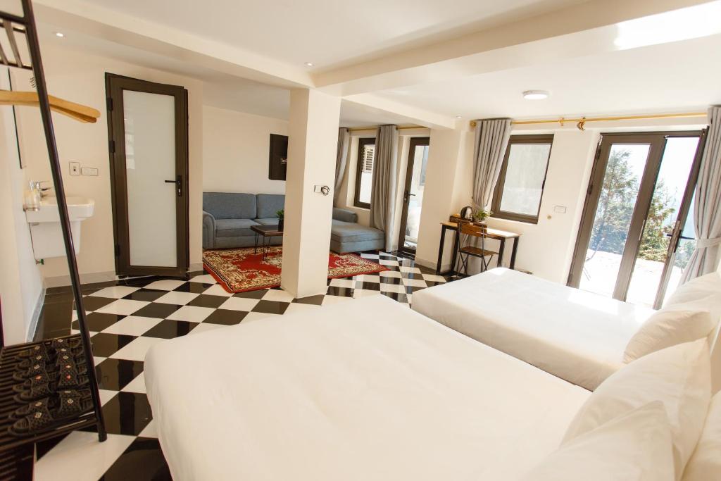 Mountain View Station - 18