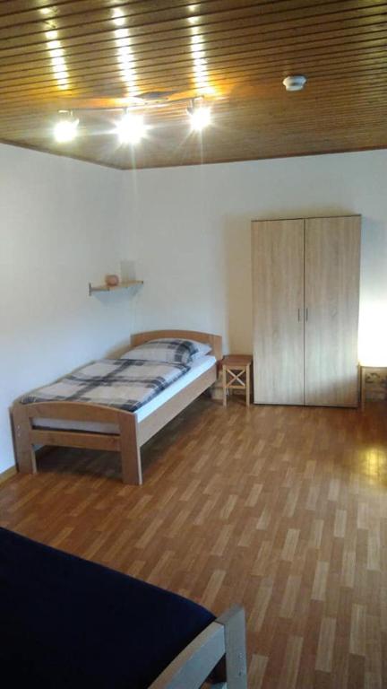 Postel nebo postele na pokoji v ubytování "Klein und Fein"-Monteurzimmer Pohlheim