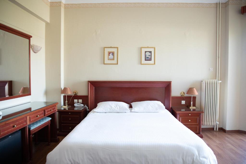 Tzaki hotel & restaurant Patras - Resim 14