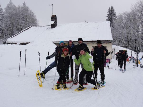 Le Jura en toutes saisons Piscine, SPA, location VTT, balades 2cv, climatisation talvel