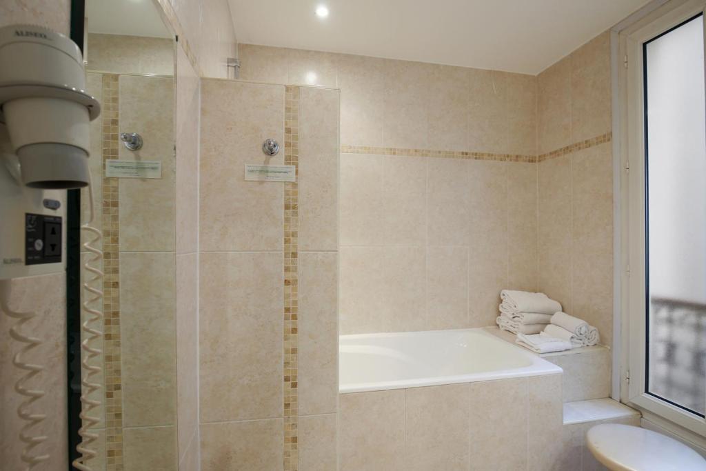 Grand Hôtel Des Gobelins - Resim 10