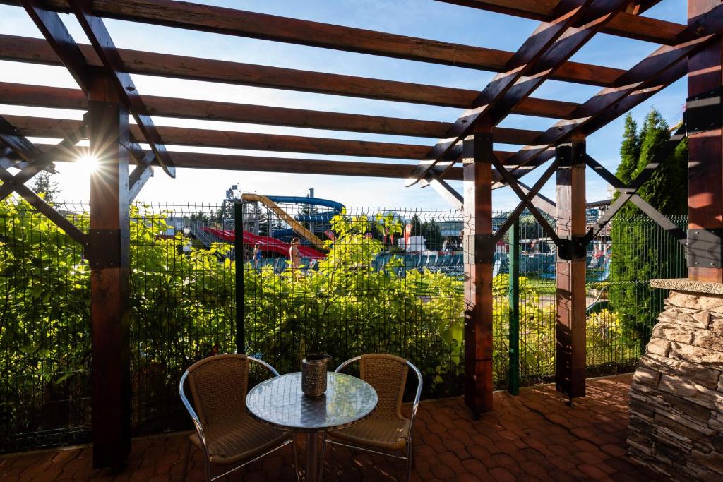 A garden outside Apartmán Bešeňová