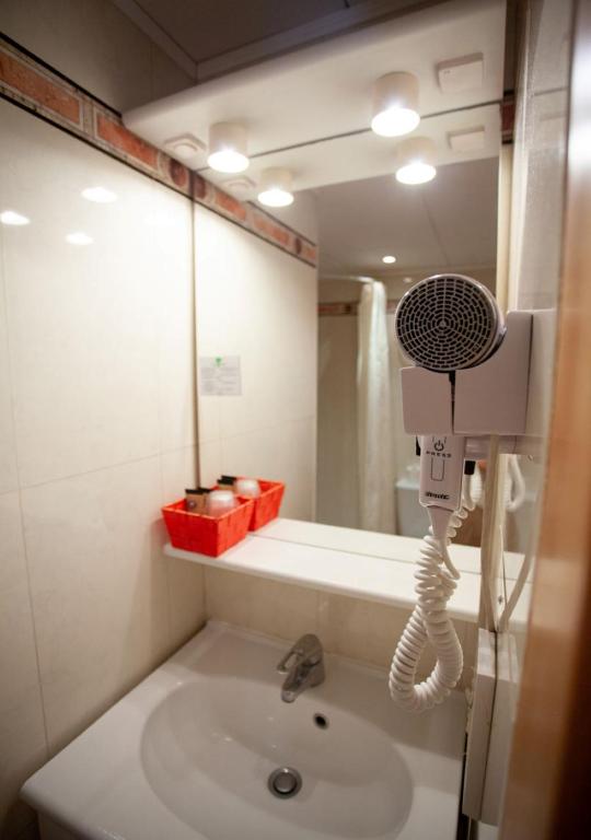 Hôtel restaurant Oasis - Resim 28