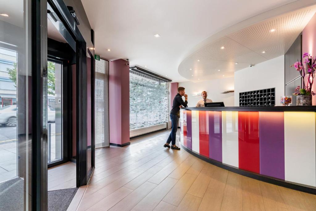 Hôtel Les Nations - Resim 17