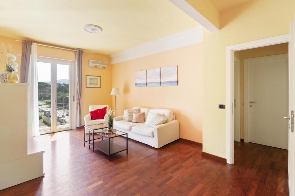 Gavinana Apartment by Mmega