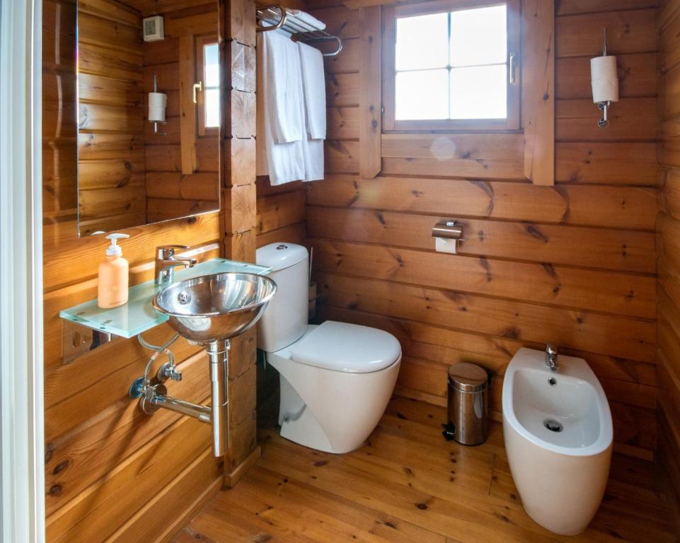 Kúpeľňa v ubytovaní Hotel Somlom - ECO Friendly Montseny