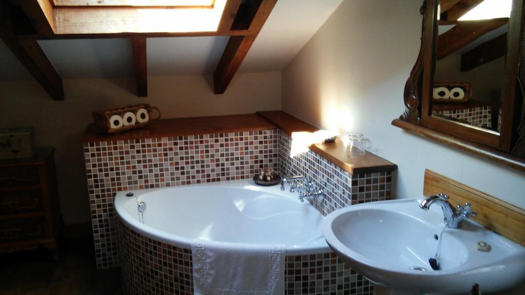 Kúpeľňa v ubytovaní Posada La Llosa de Somo
