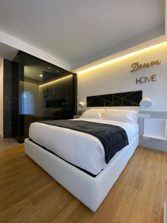 Postel nebo postele na pokoji v ubytování MYHOME 75 Premium Luxury B&B