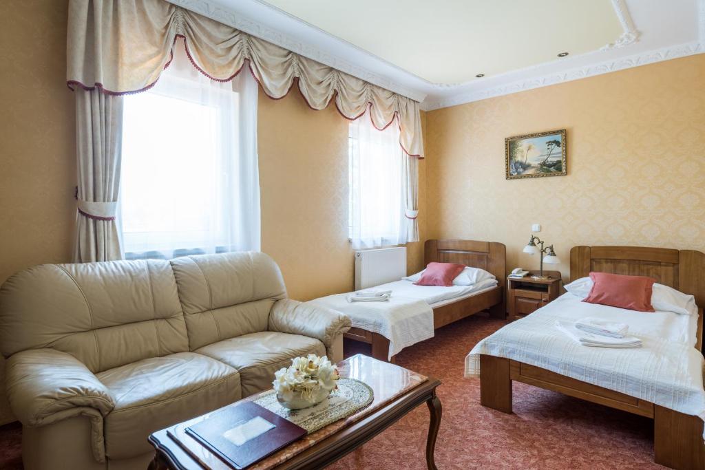 Hotel Bíbic és Tüskevár Étterem és Horgásztó - Resim 37